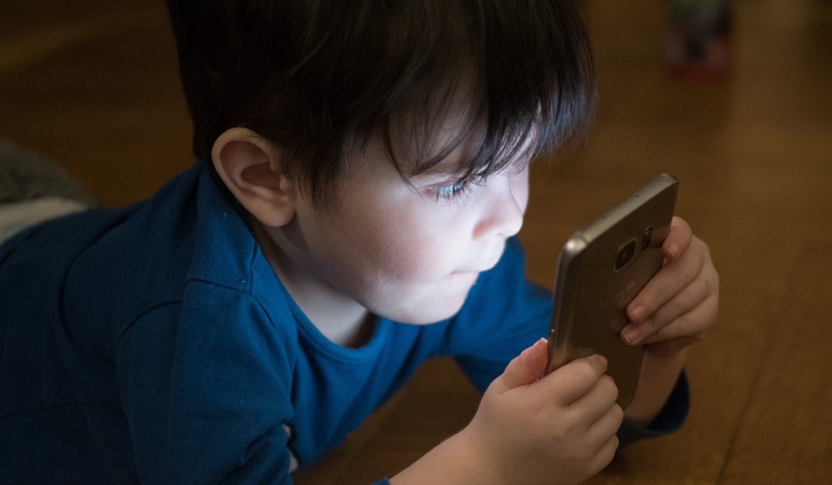 Tips To Reduce Your Toddler’s Screen Time - Arra